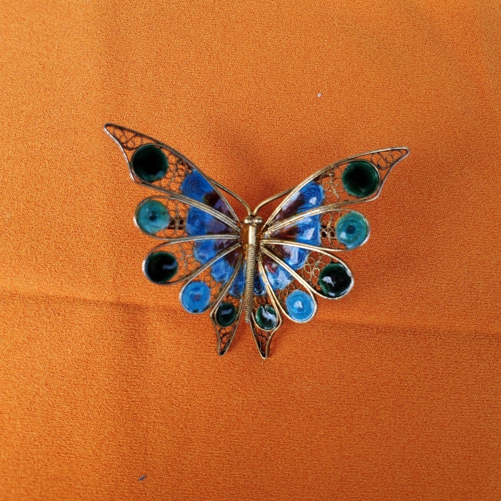 VINTAGE 800 Gold Filigree Butterfly and Glass Enamel Brooch